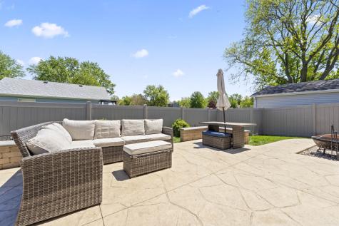 1041 Fulton Drive Streamwood IL 60107