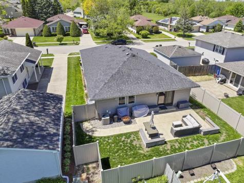 1041 Fulton Drive Streamwood IL 60107