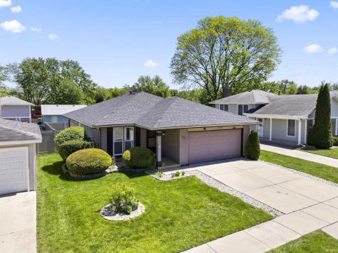 1041 Fulton Drive Streamwood IL 60107