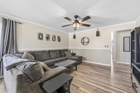 1041 Fulton Drive Streamwood IL 60107