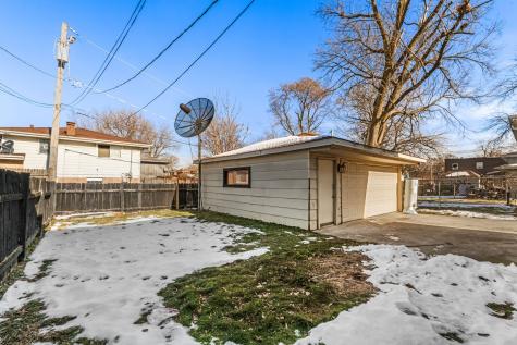 1134 East 152nd Street Dolton IL 60419