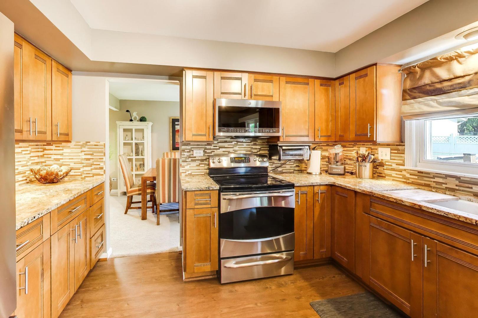 401 Collen Drive Lombard IL 60148