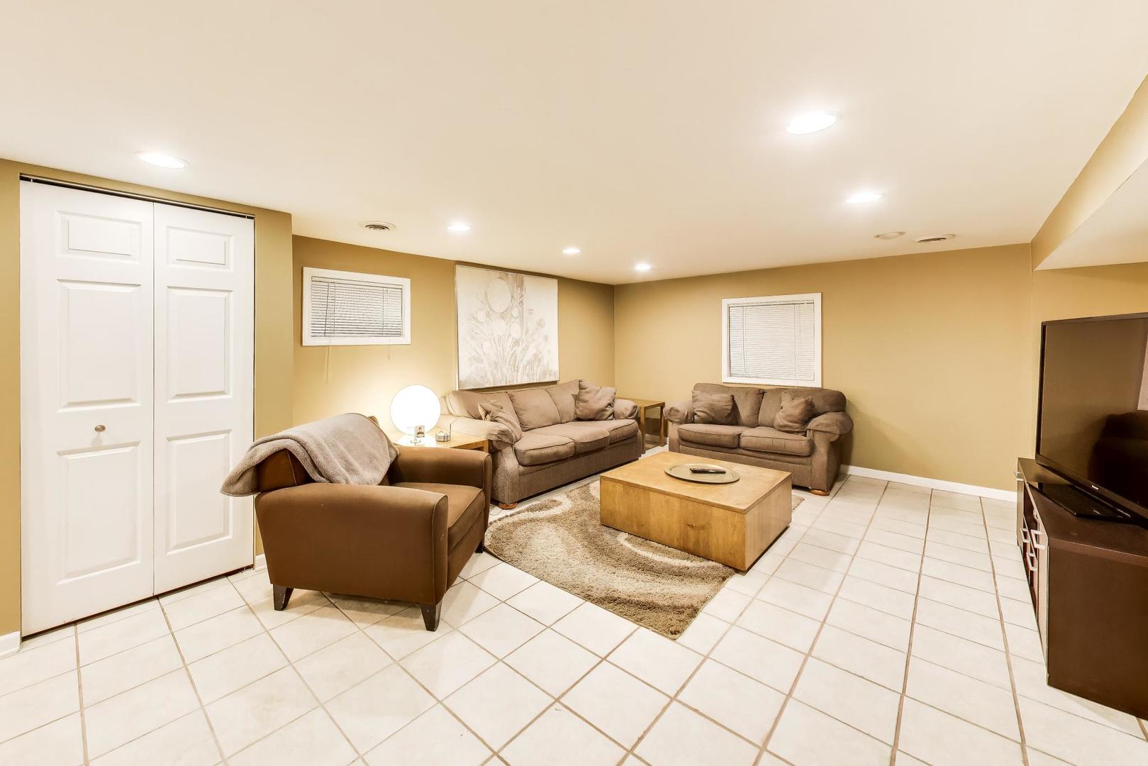 401 Collen Drive Lombard IL 60148