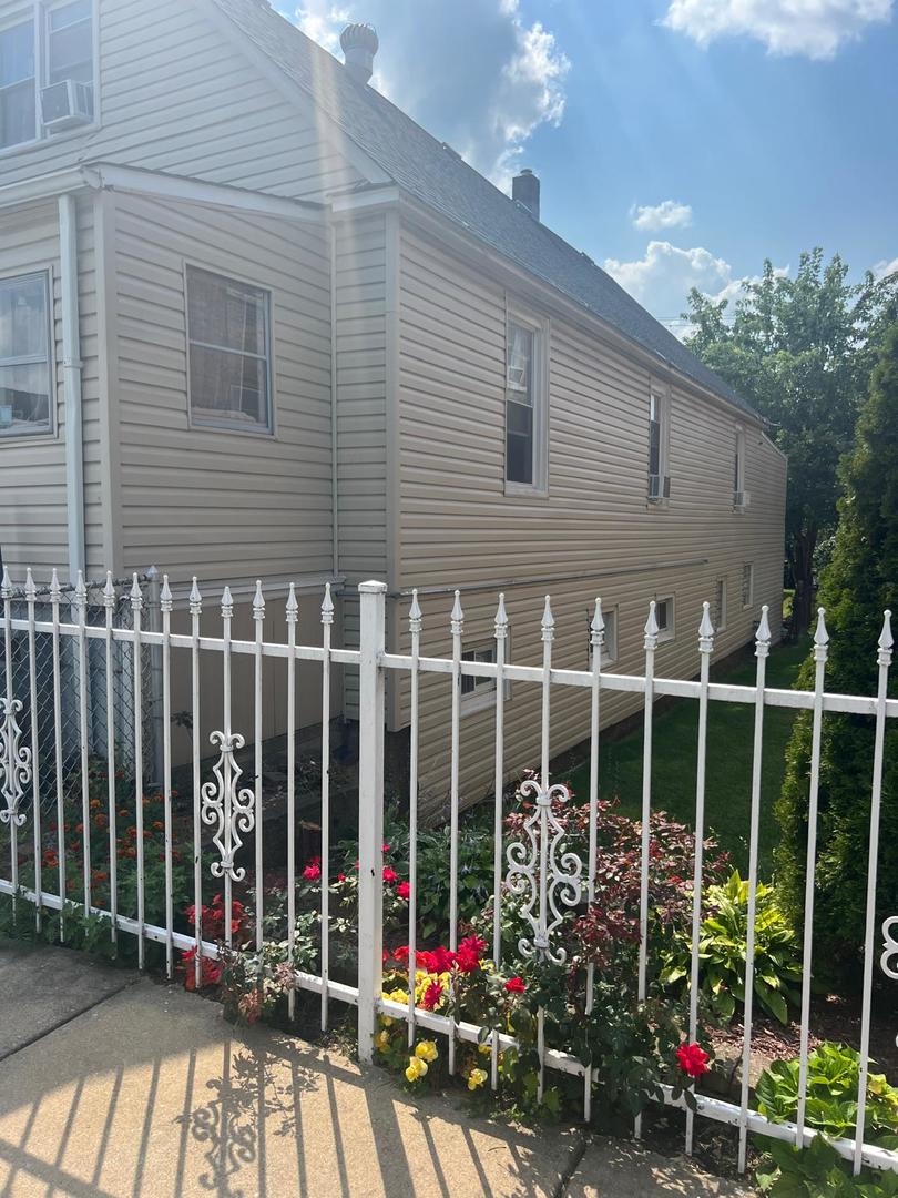 10256 South Avenue M Avenue Chicago IL 60617