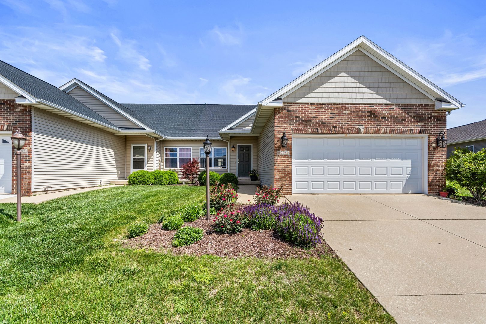 1704 Timber Wolf Lane Mahomet IL 61853