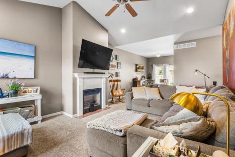 1704 Timber Wolf Lane Mahomet IL 61853