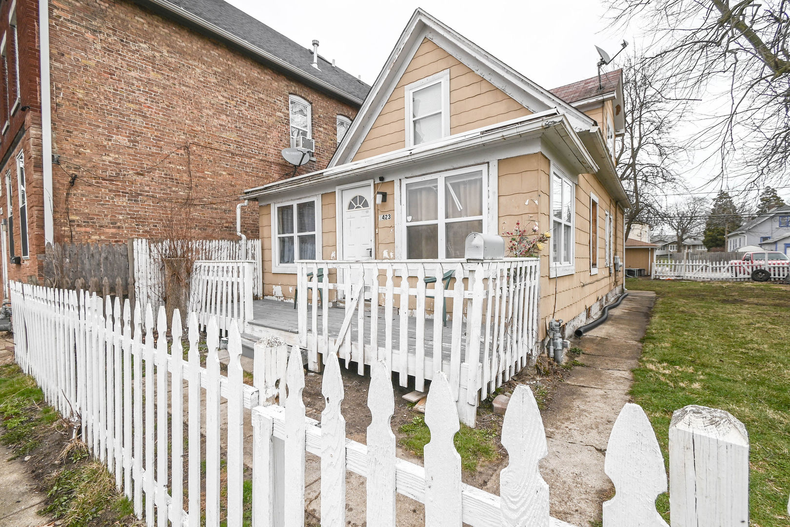 1423 Victoria Avenue North Chicago IL 60064