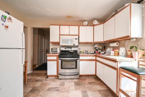 1423 Victoria Avenue North Chicago IL 60064