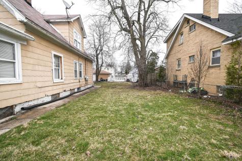 1423 Victoria Avenue North Chicago IL 60064