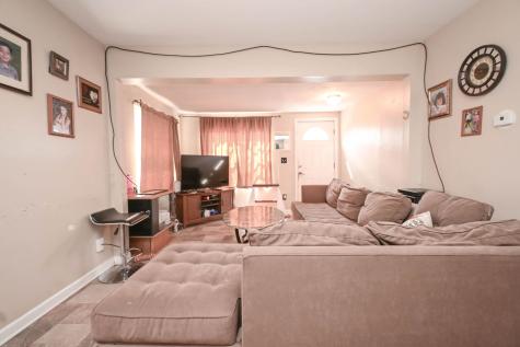 1423 Victoria Avenue North Chicago IL 60064