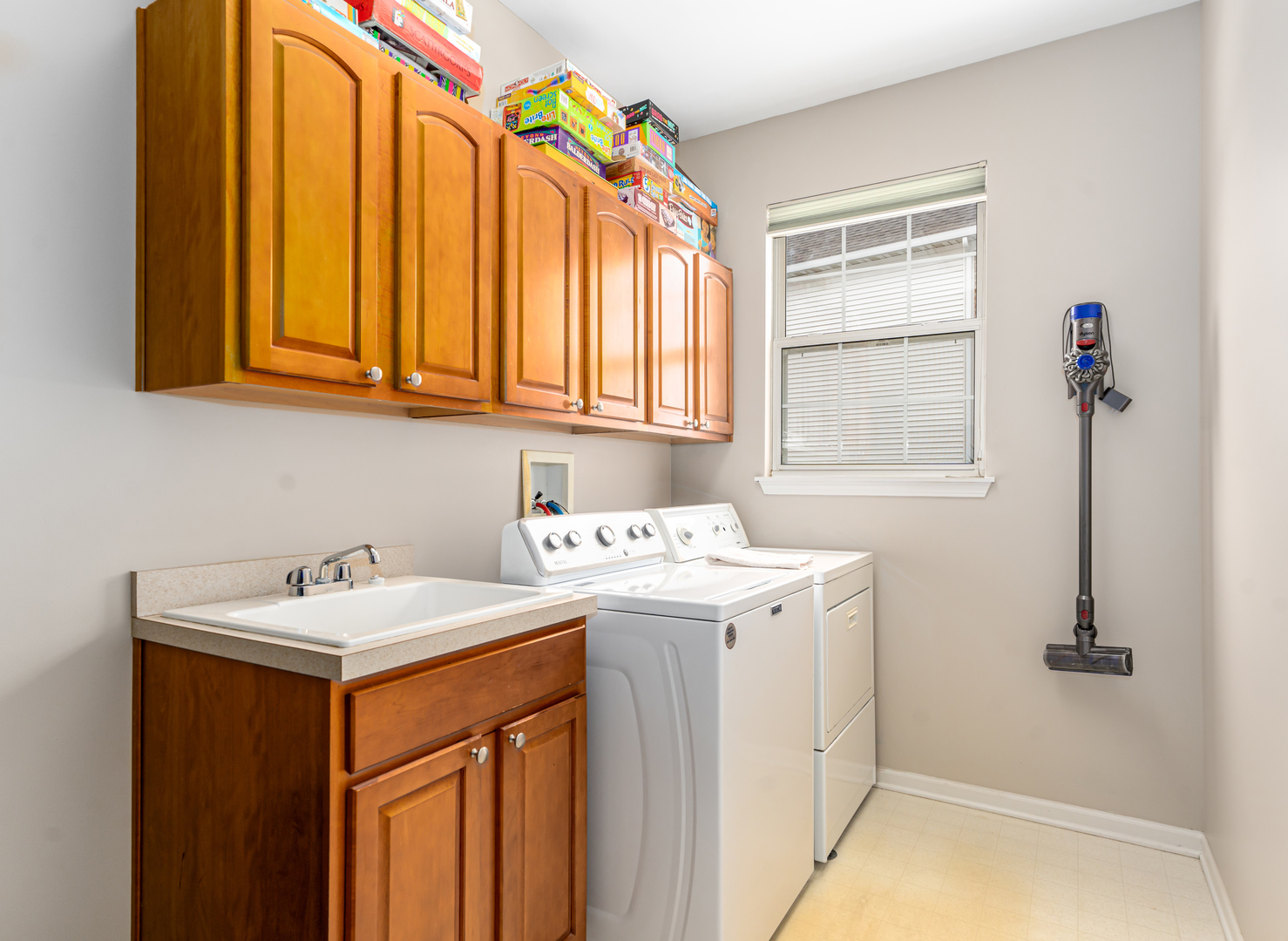 719 Eagle Brook Lane Naperville IL 60565