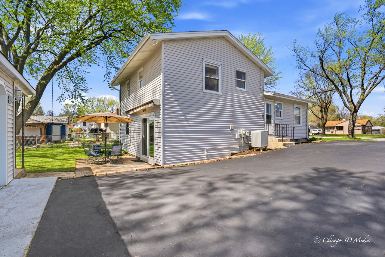 2207 Kirchoff Road Rolling Meadows IL 60008