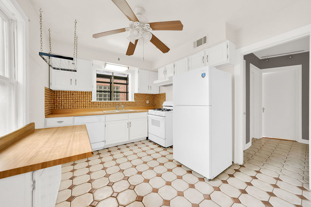 6219 North Lenox Avenue Chicago IL 60646