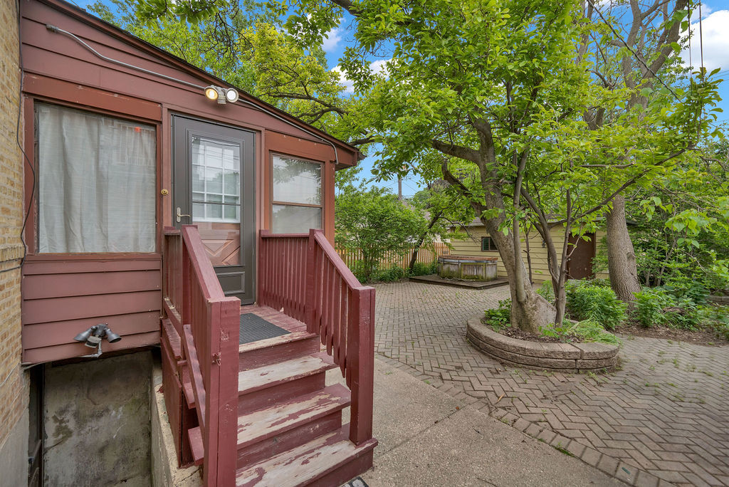 6219 North Lenox Avenue Chicago IL 60646