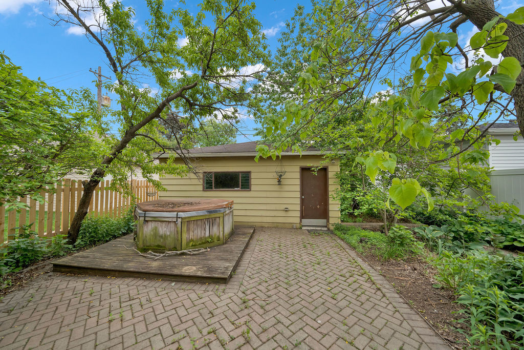 6219 North Lenox Avenue Chicago IL 60646