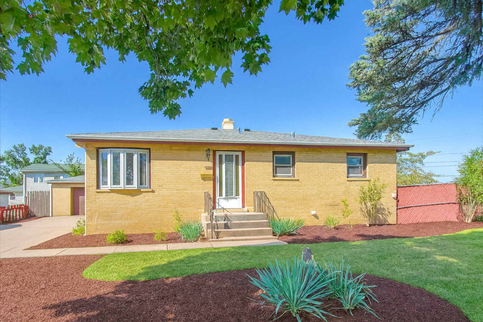 542 Memory Lane Addison IL 60101