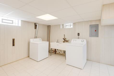 542 Memory Lane Addison IL 60101