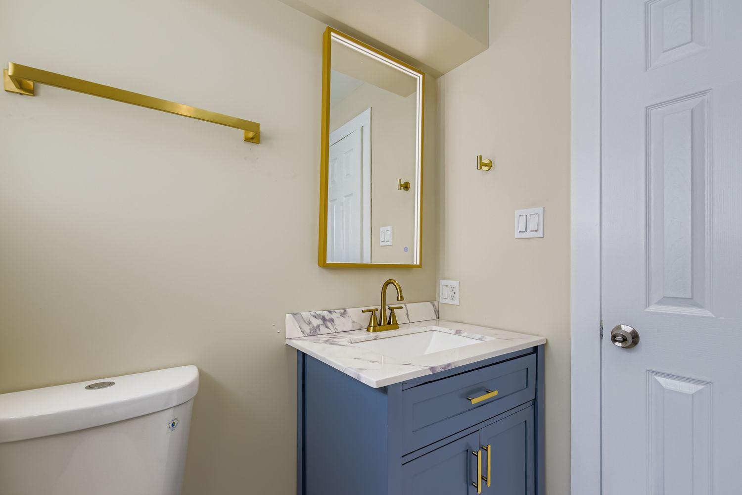 10046 South Indiana Avenue Chicago IL 60628