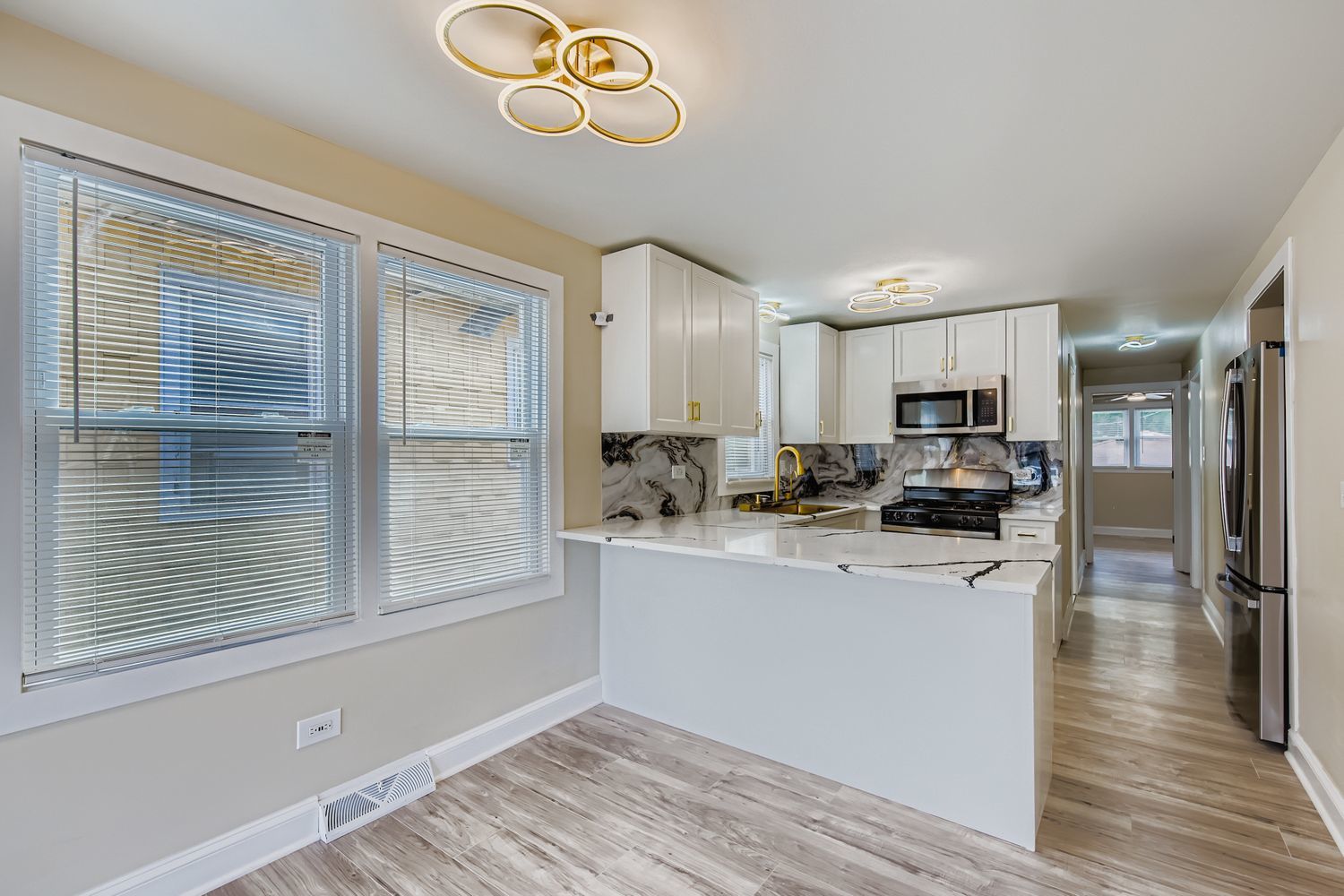 10046 South Indiana Avenue Chicago IL 60628