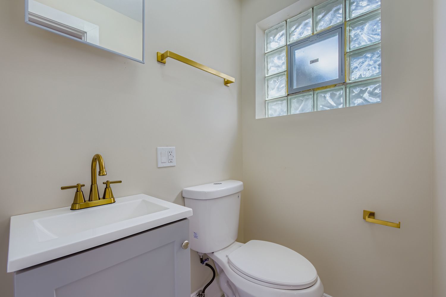 10046 South Indiana Avenue Chicago IL 60628