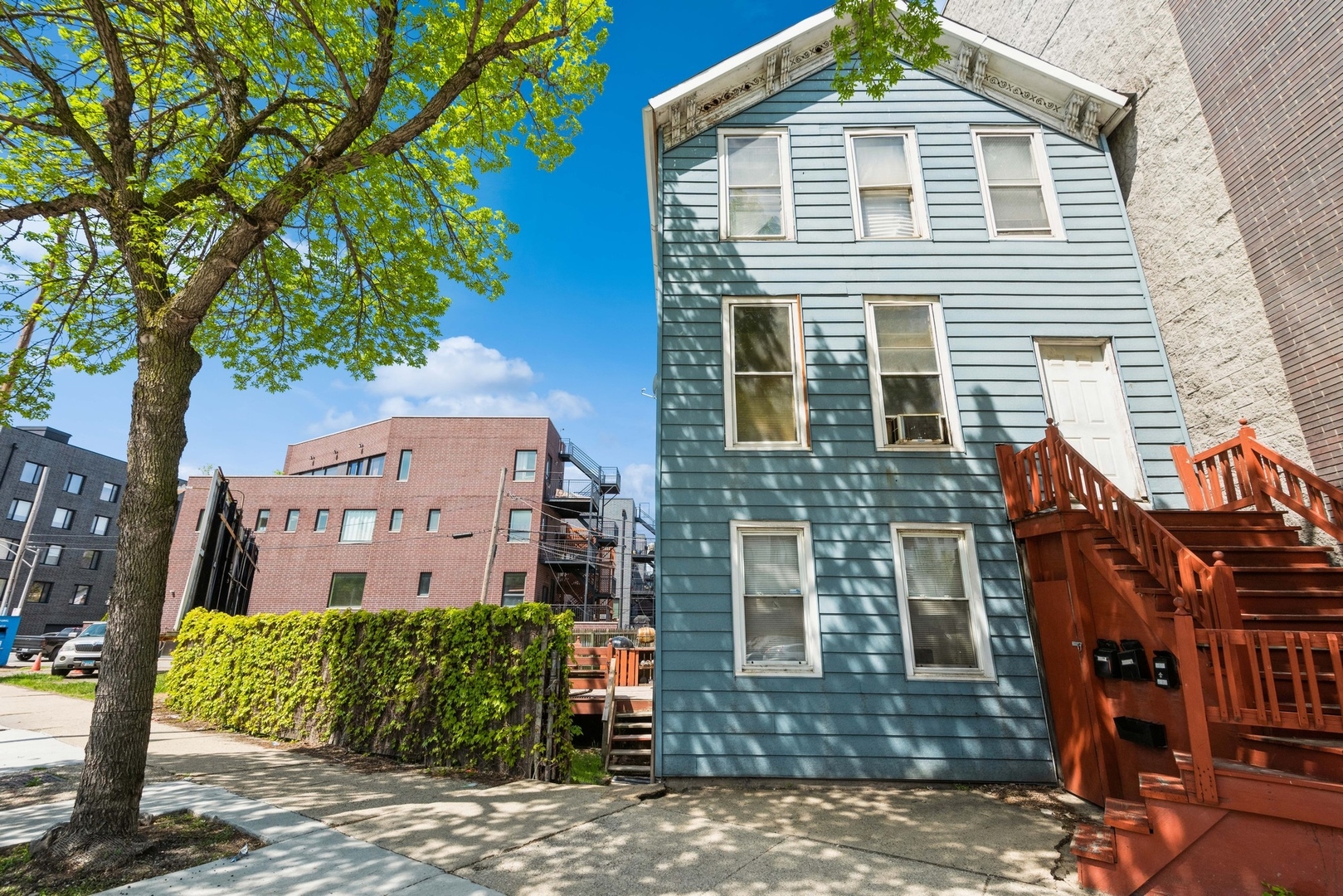 612 North Ogden Avenue Chicago IL 60642