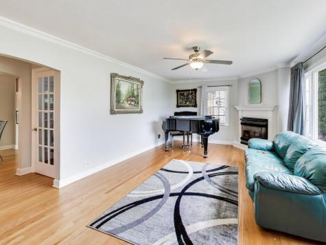 213 East Ellis Avenue Libertyville IL 60048