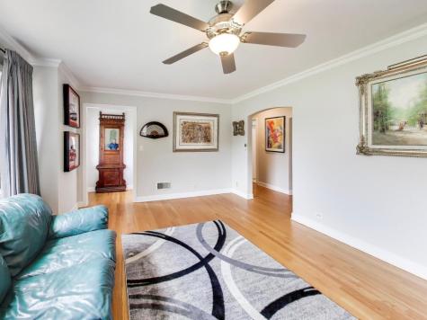 213 East Ellis Avenue Libertyville IL 60048