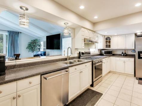 213 East Ellis Avenue Libertyville IL 60048