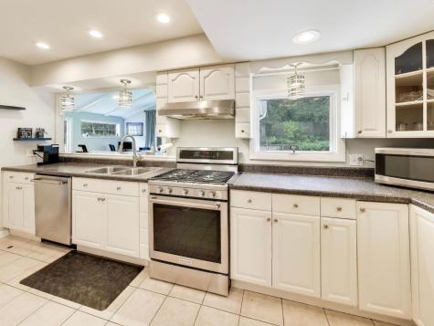 213 East Ellis Avenue Libertyville IL 60048