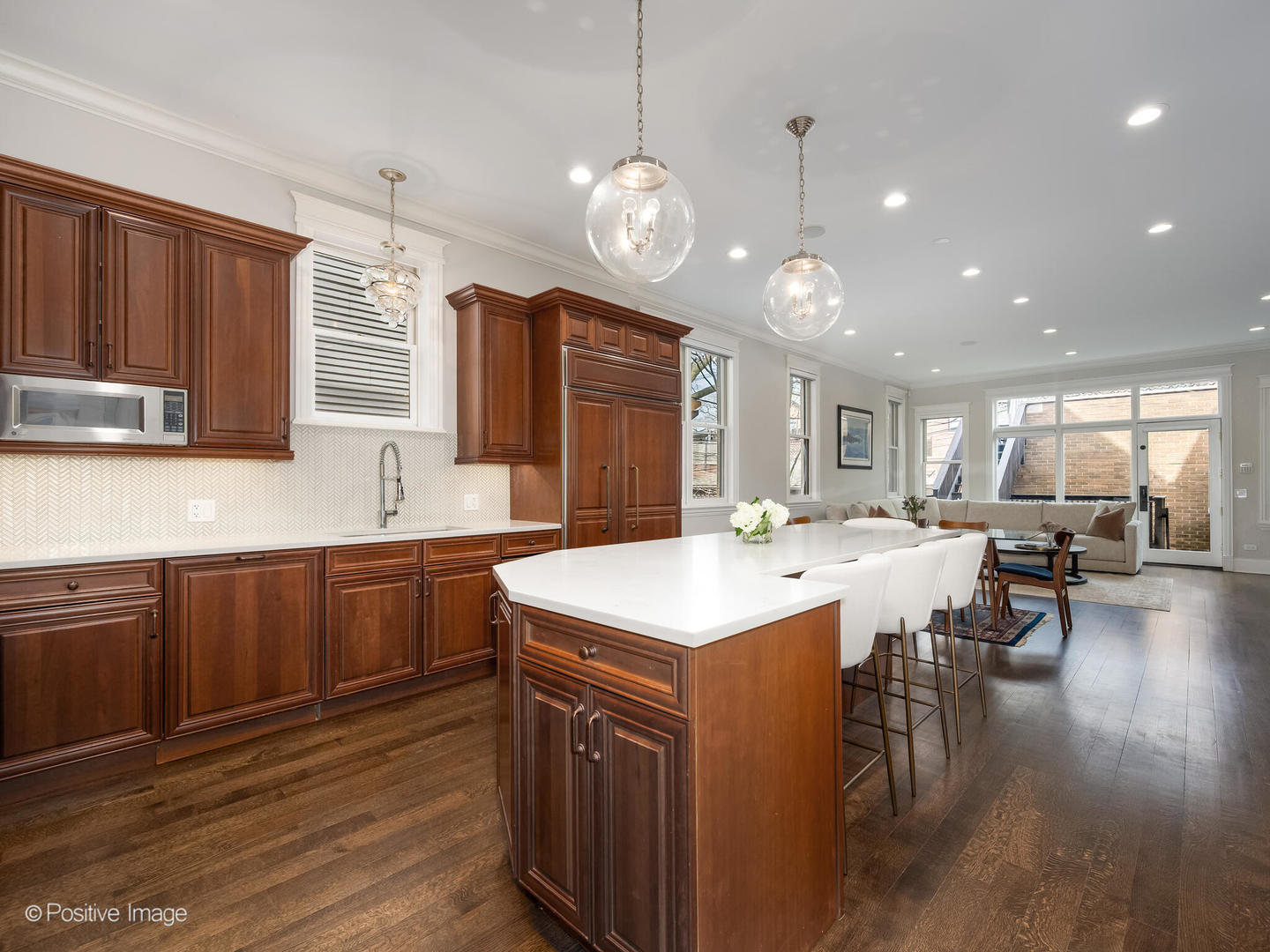 1532 West Wolfram Street Chicago IL 60657