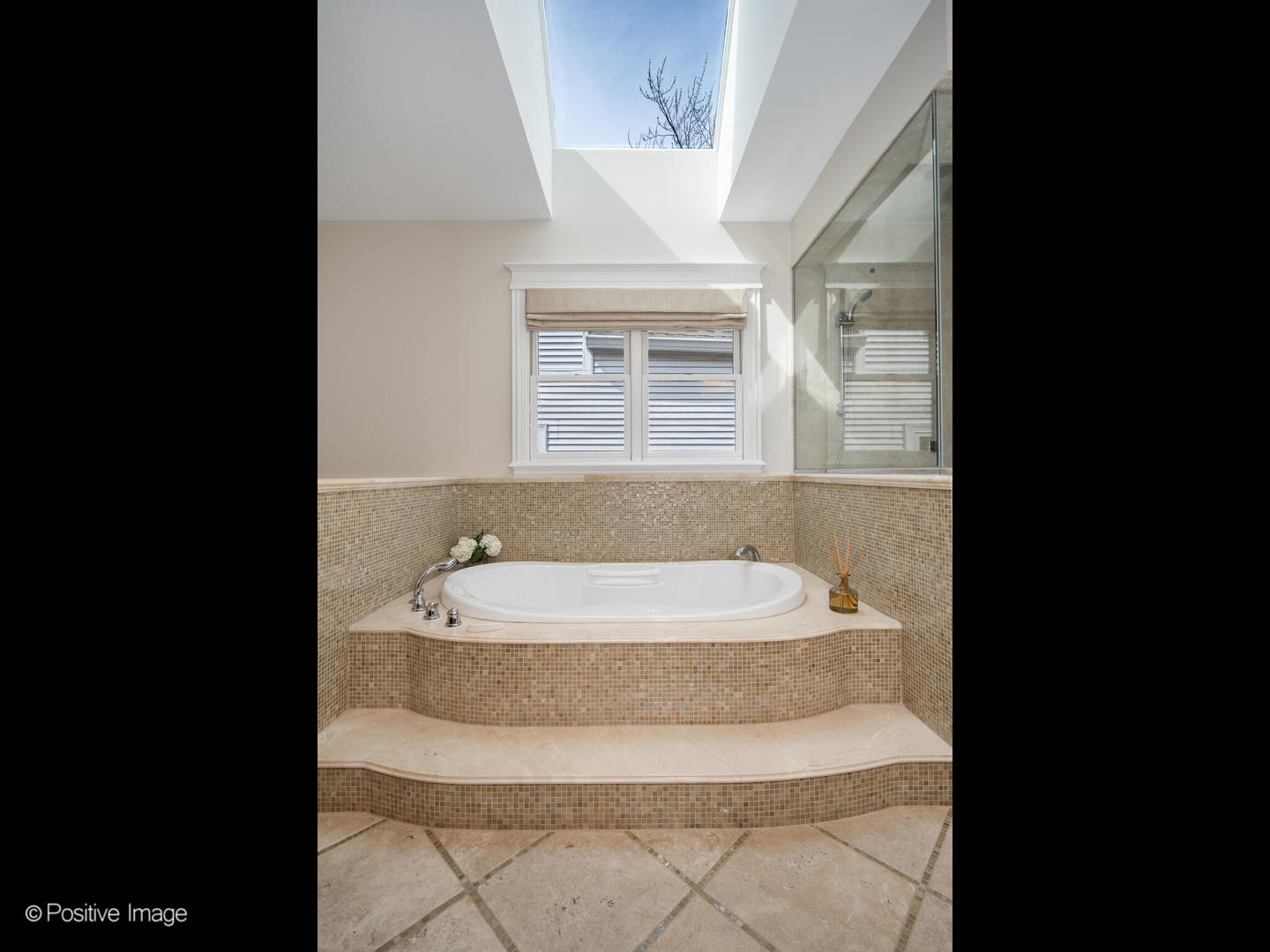 1532 West Wolfram Street Chicago IL 60657