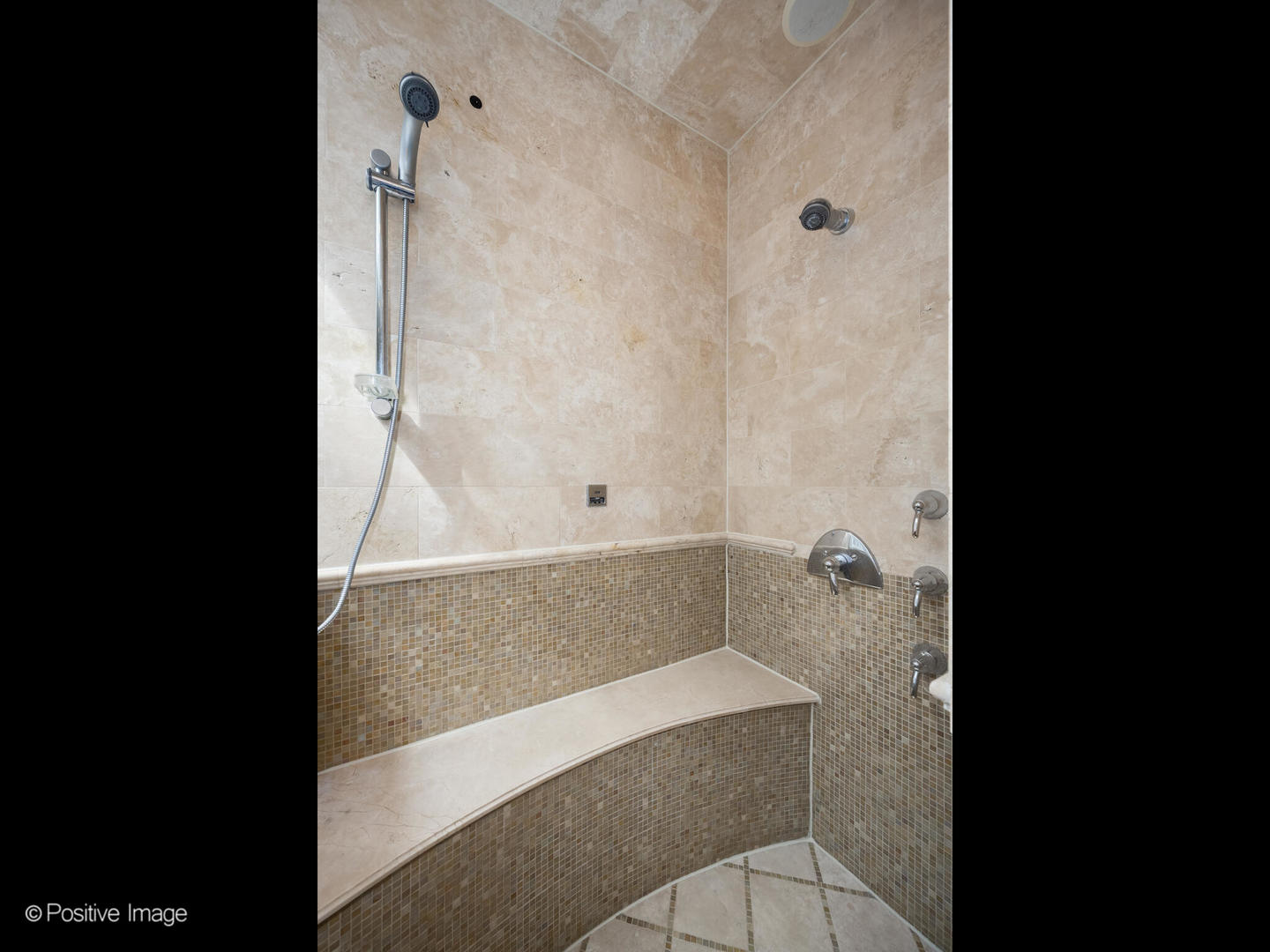 1532 West Wolfram Street Chicago IL 60657