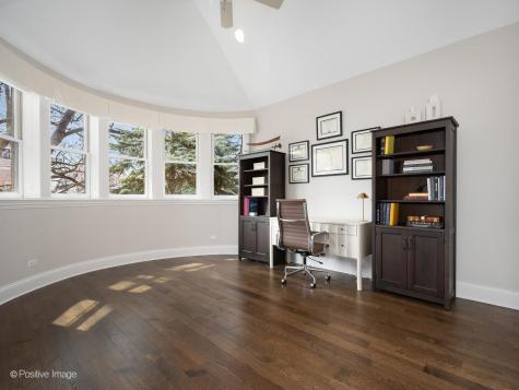 1532 West Wolfram Street Chicago IL 60657