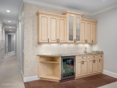 1532 West Wolfram Street Chicago IL 60657