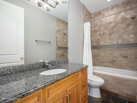 1532 West Wolfram Street Chicago IL 60657