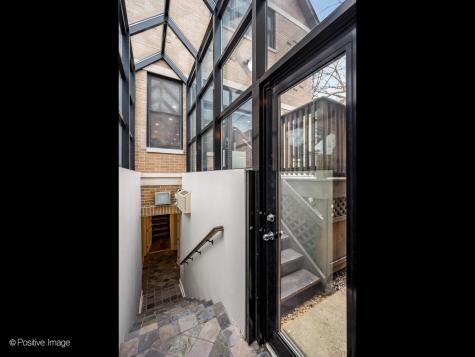 1532 West Wolfram Street Chicago IL 60657