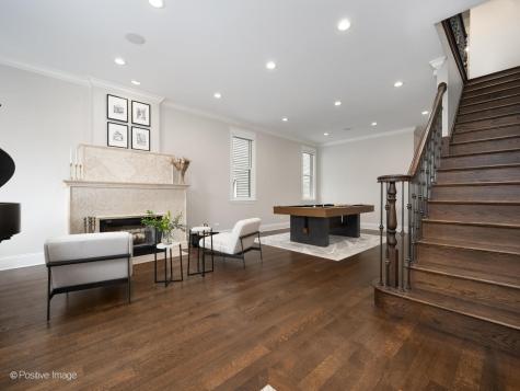 1532 West Wolfram Street Chicago IL 60657