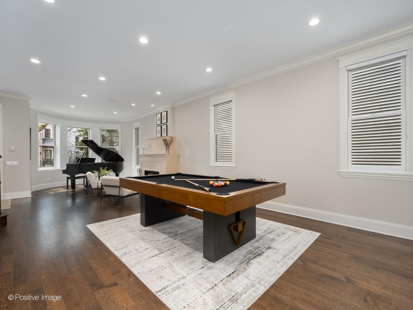 1532 West Wolfram Street Chicago IL 60657