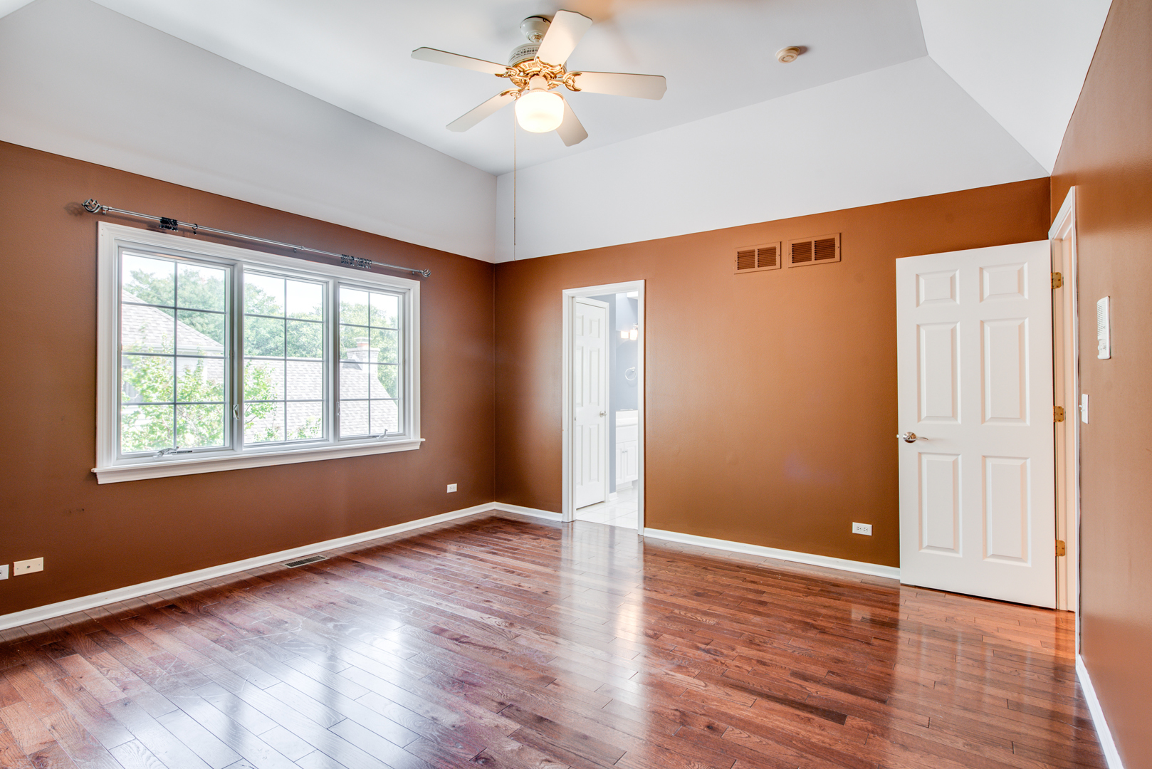 1736 Robert Lane Naperville IL 60564