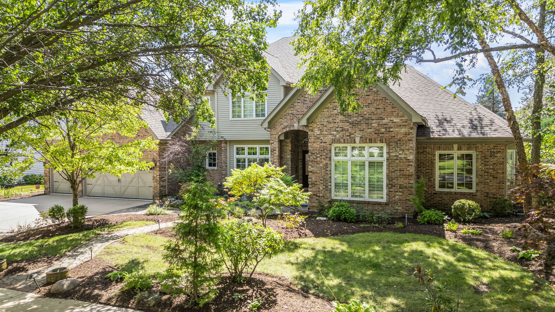 1736 Robert Lane Naperville IL 60564