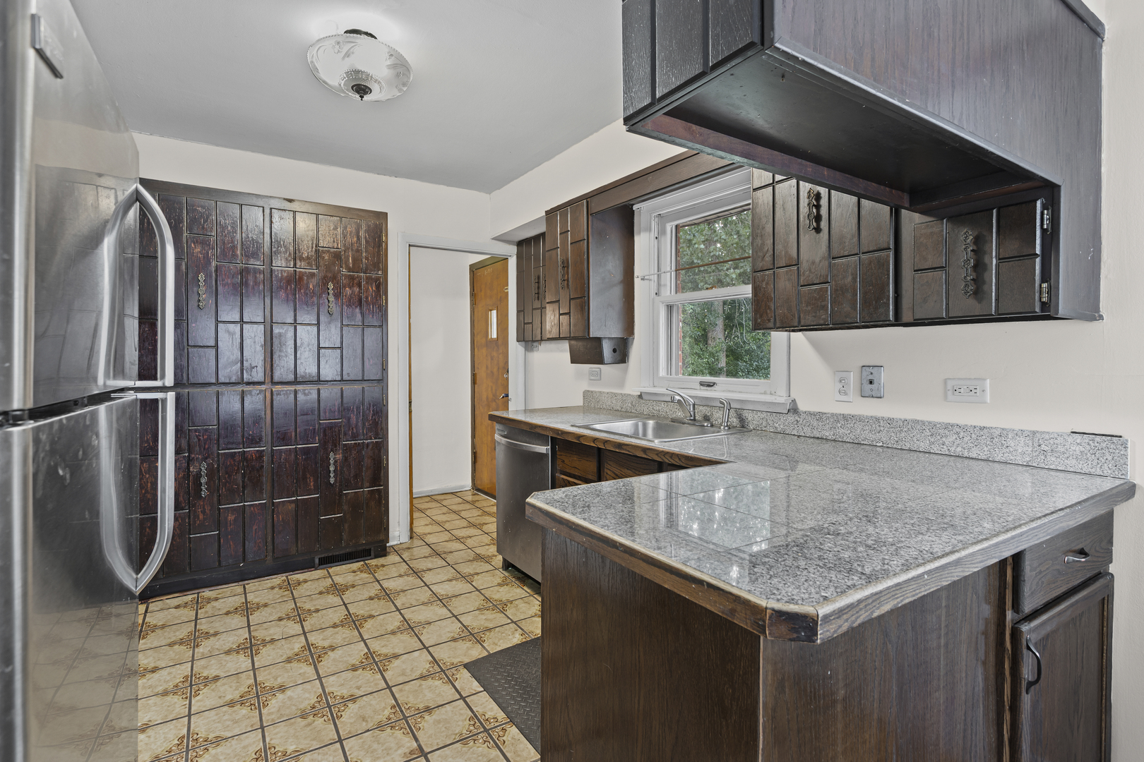 5519 Fairview Avenue Downers Grove IL 60516