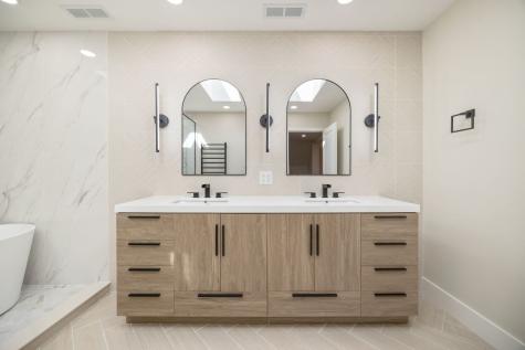 4143 North Drake Avenue Chicago IL 60618