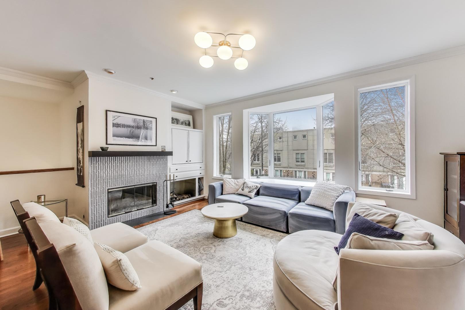 19 West 15th Street Chicago IL 60605