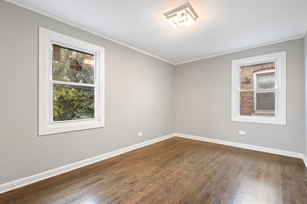 10231 South Rhodes Avenue Chicago IL 60628