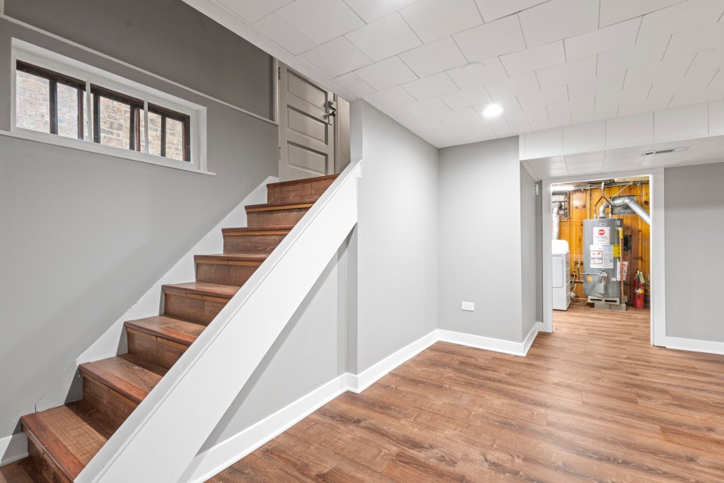 10231 South Rhodes Avenue Chicago IL 60628