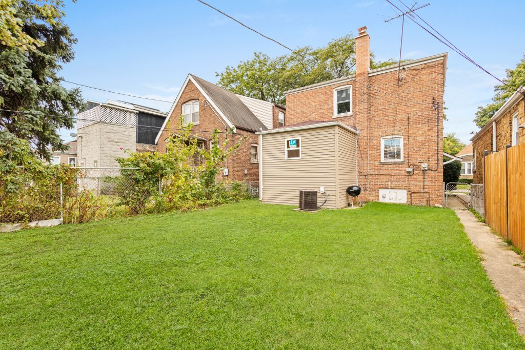 10231 South Rhodes Avenue Chicago IL 60628