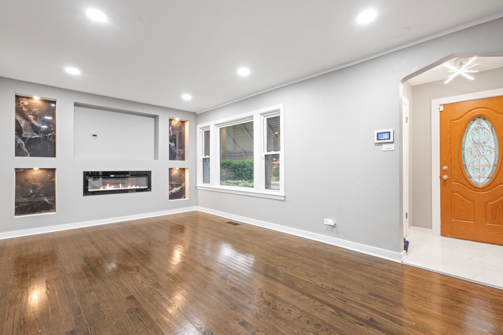 10231 South Rhodes Avenue Chicago IL 60628