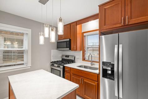 10231 South Rhodes Avenue Chicago IL 60628