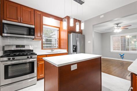 10231 South Rhodes Avenue Chicago IL 60628