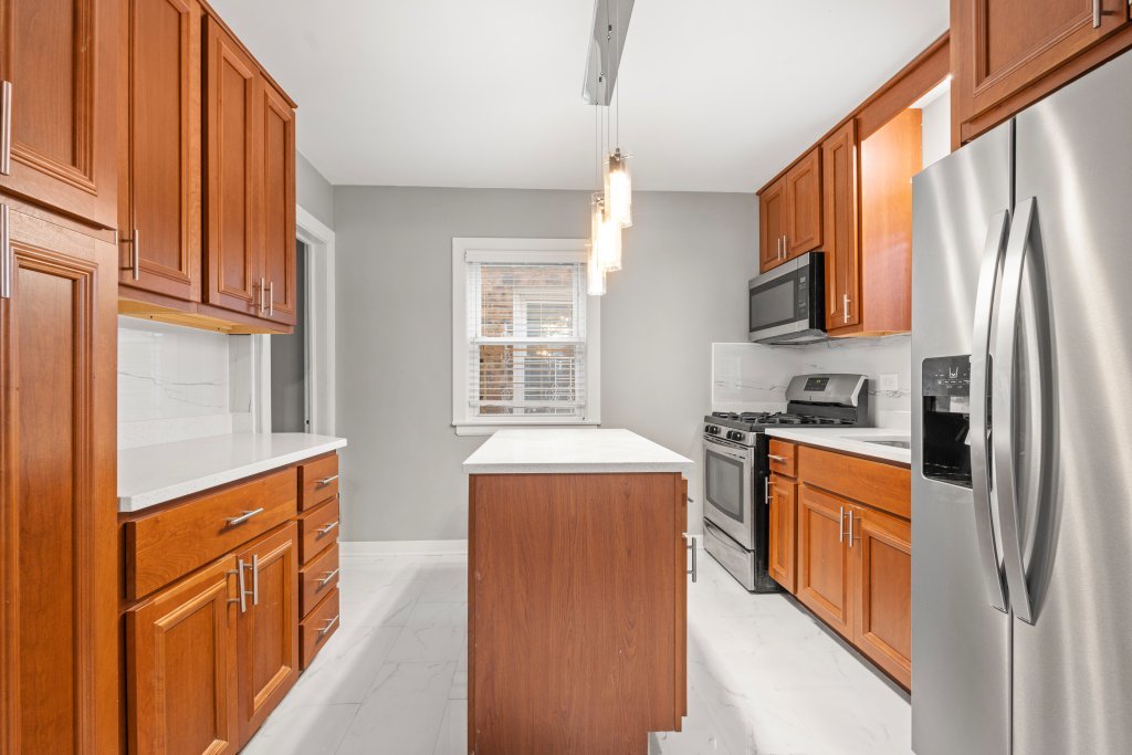 10231 South Rhodes Avenue Chicago IL 60628